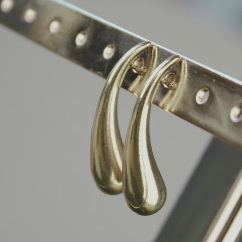 Earrings: Drop Stud Waterproof Droplet Passion - Gold Plated - FASHION - Dansk