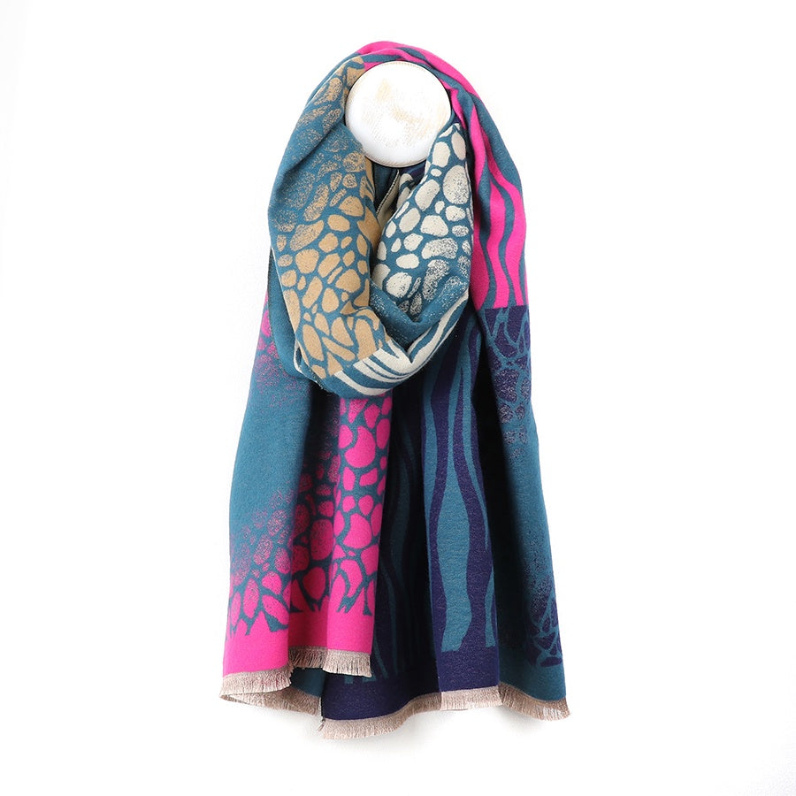 Scarf: Blanket Pebbles & Waves Reversible Jacquard Eyelash Fringe - Multicoloured - POM