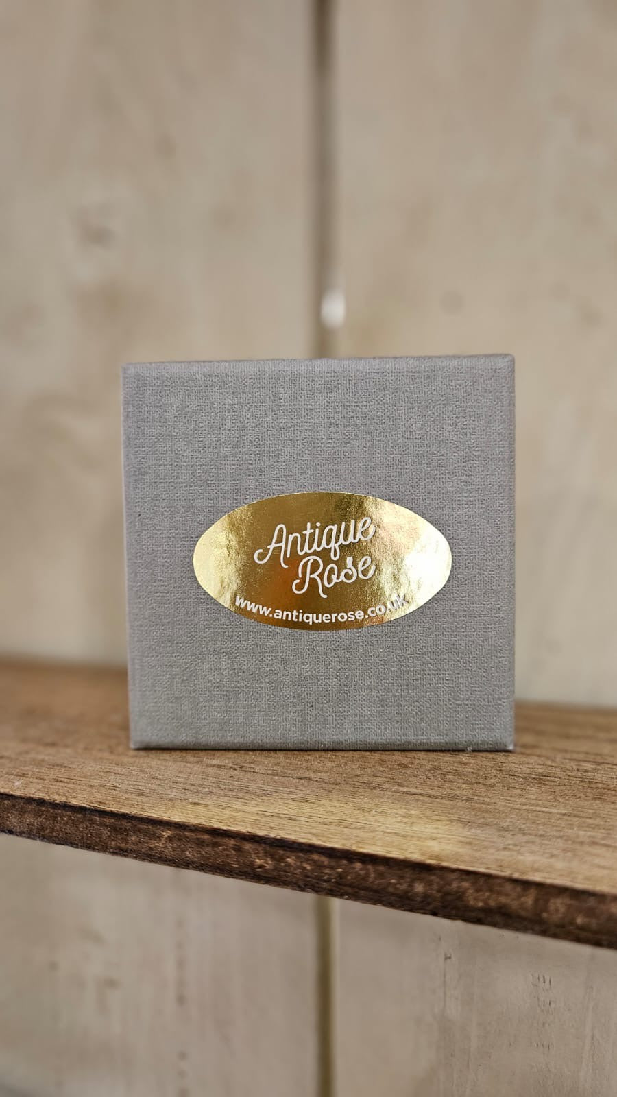 Pendant Bracelet Box: Cardboard - Grey