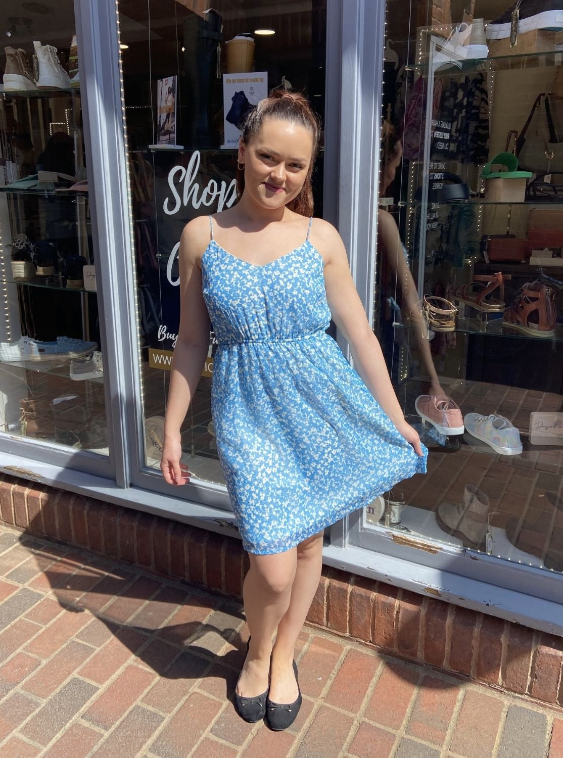 Short Dress: Chiffon V Neck Thin Strap Sustainable Smilla Floral - Blue - Vero Moda