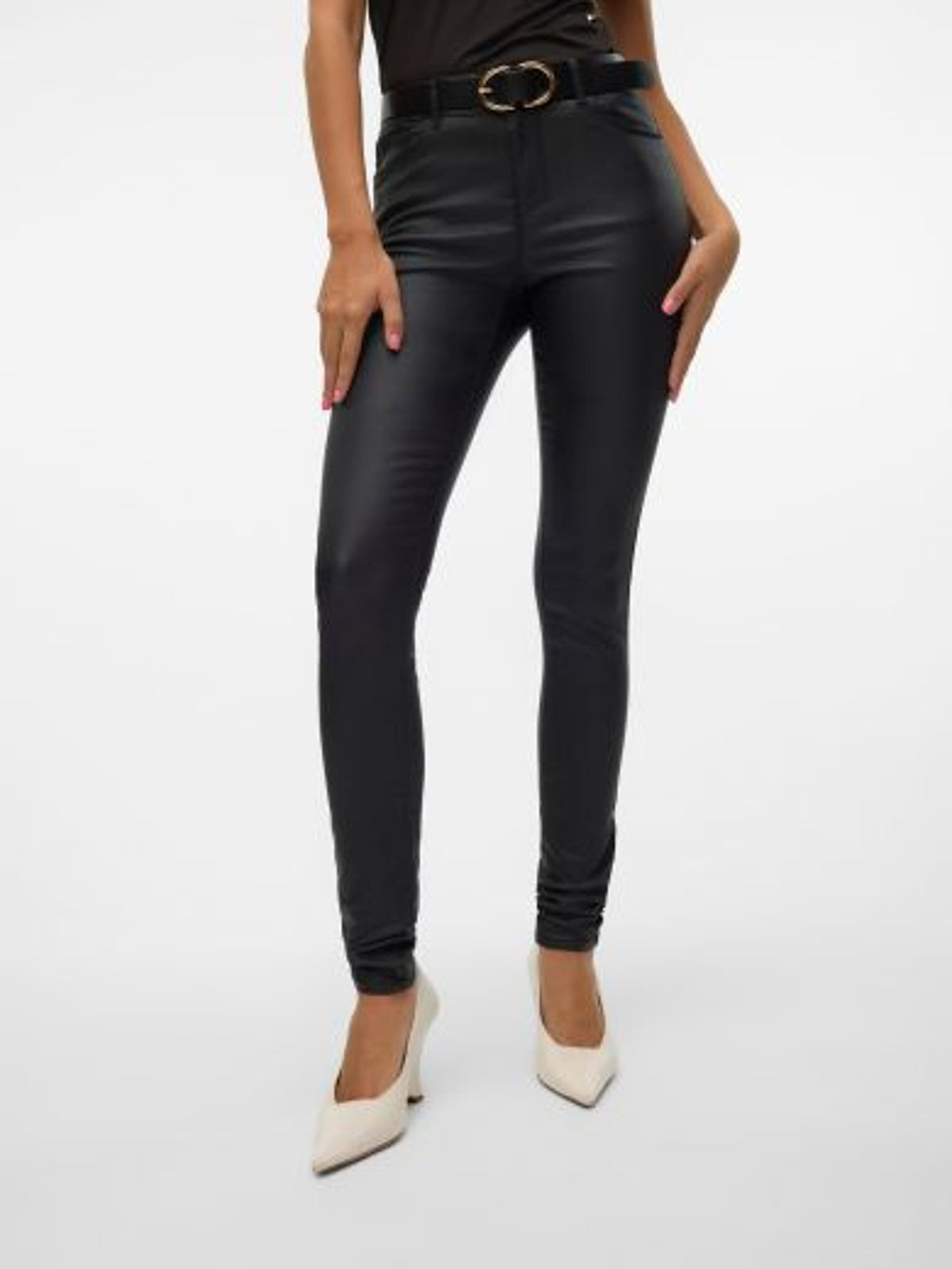 Jeans: Smooth Coated Dlim Mid Rise SEVEN - Black COATED - Vero Moda