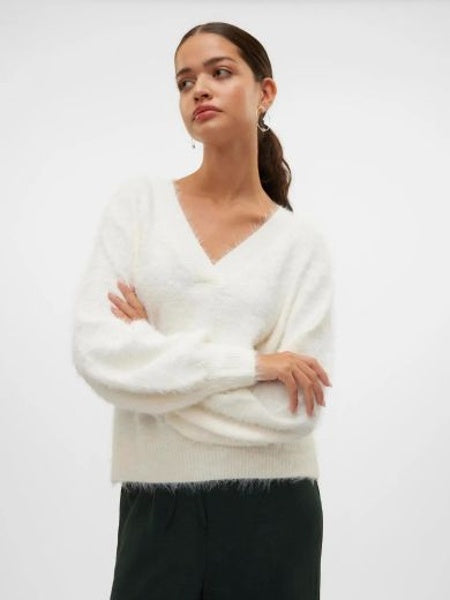 Jumper: Knit Fluffy V Neck POILU - CREAM - Vero Moda
