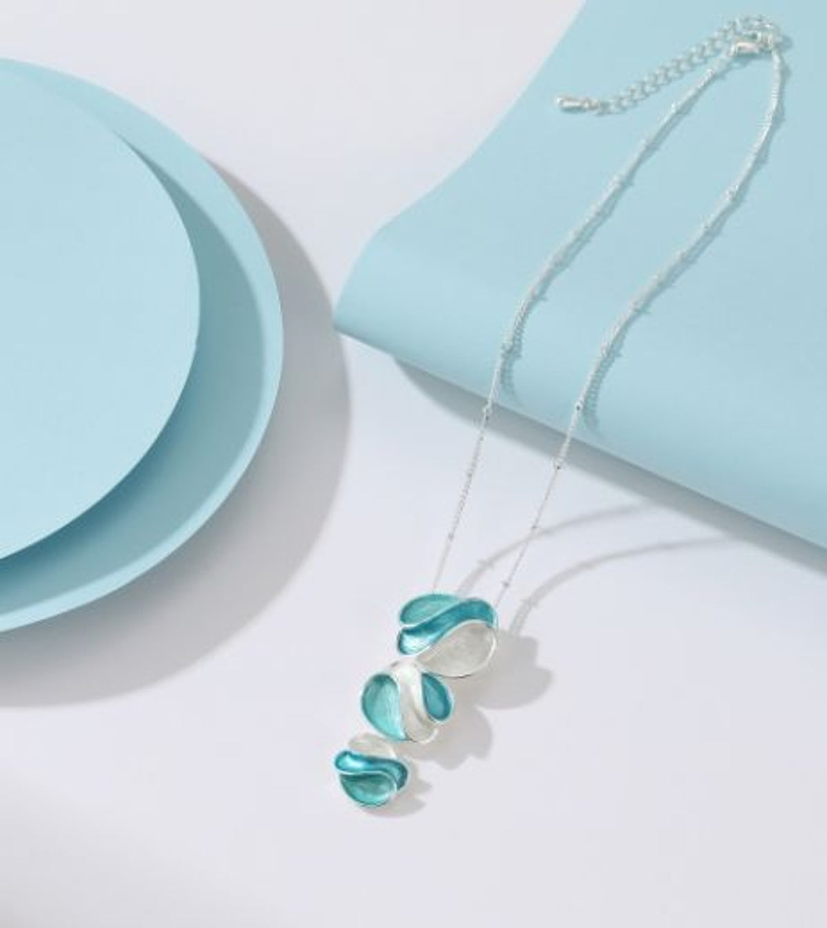 Necklace: Short Pendant Triple Swirl - Turquoise Blue & Silver