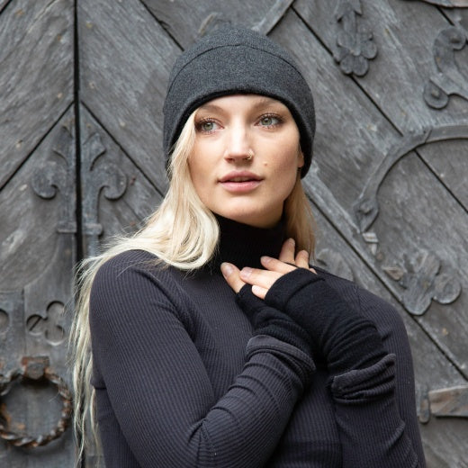 Gloves Wrist Warmer: Cashmere Arm Wrist Warmers Hand Made - BLACK - Turtle Doves