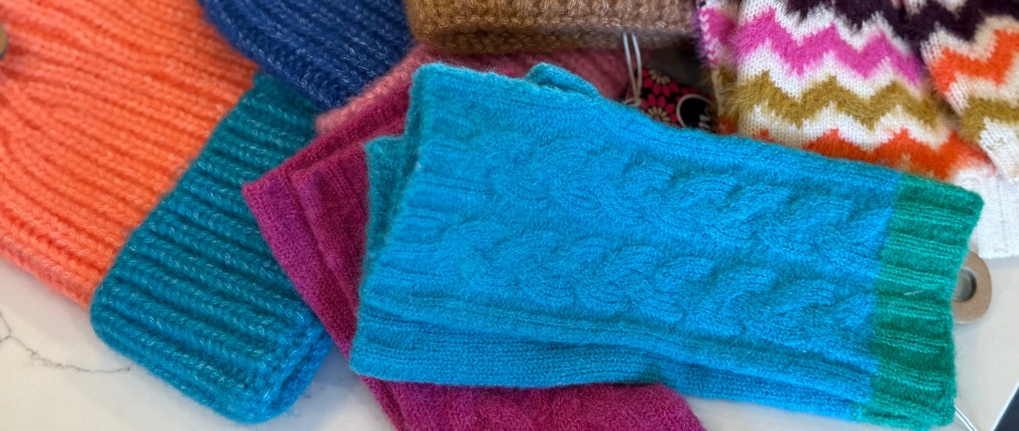 FINGERLESS GLOVES