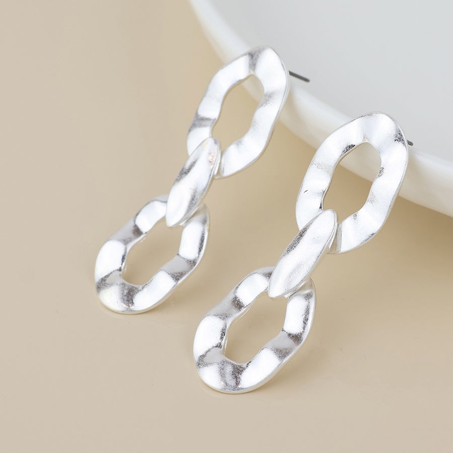 Earrings: Mixed Oval Links Worn Finish - Silver Plated - POM