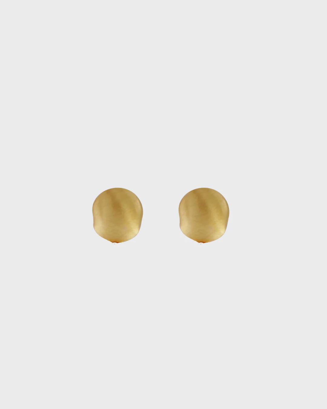 Earrings: Studs Organic Ball Matt Scratched Tabitha   - Gold Plated - DANSK