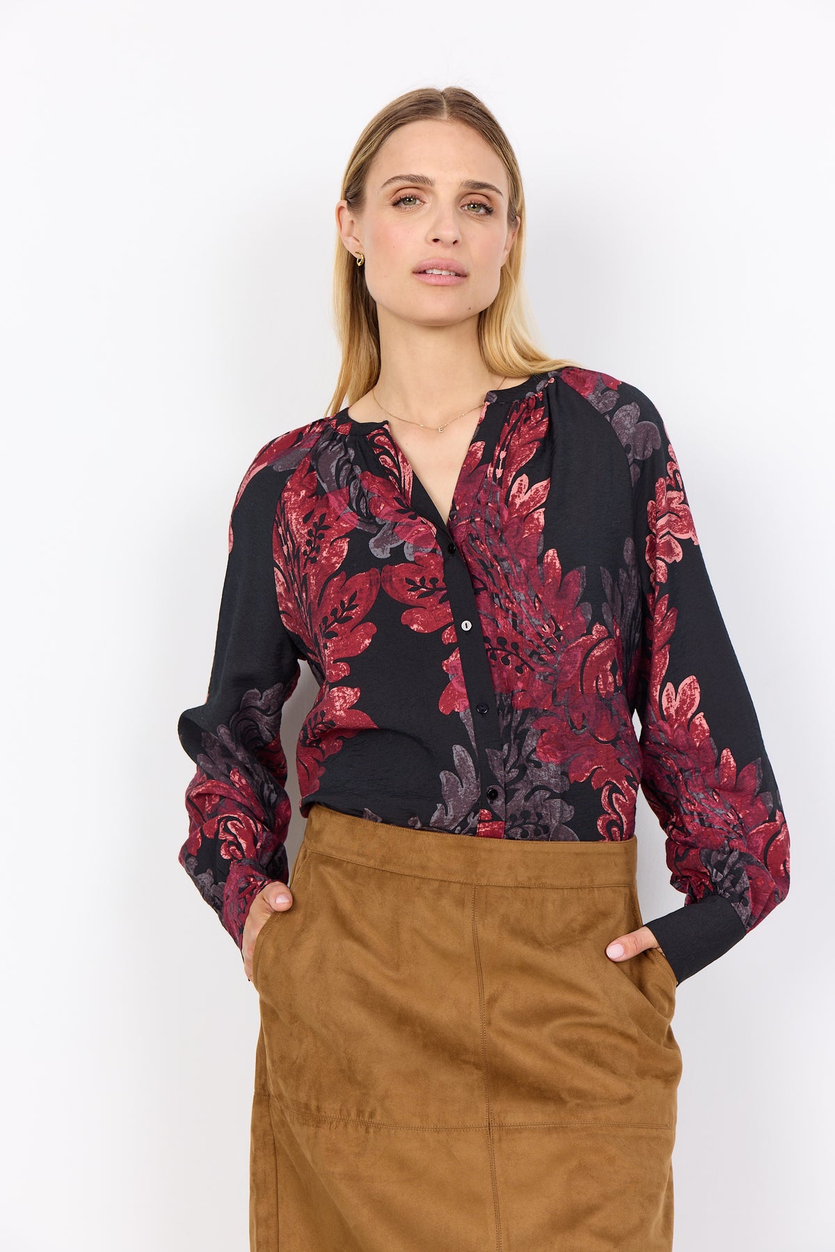 Shirt: Ecovero Viscose Soft Gathered Collar Long Sleeve VAIKE   - Dark Red - Soya Concept
