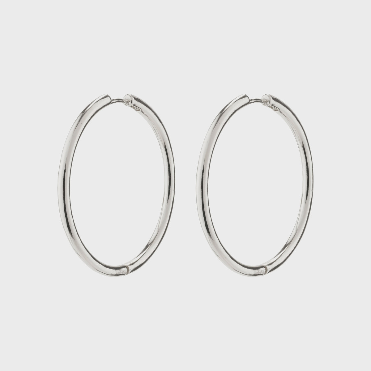 Earrings: Hoop Maxi 32mm Click Lock EANNA Recycled - Silver Plated - Pilgrim