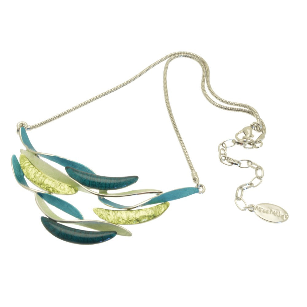 Necklace: Short Adjustable Resin Wave - Green - Miss Milly