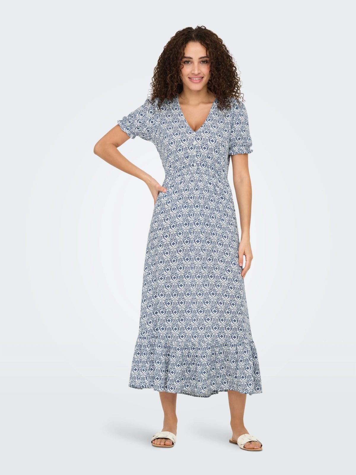 Long dress: Lightweight V Neck Short Sleeve Graphic Print CHIANTI - Pale Blue - ONLY