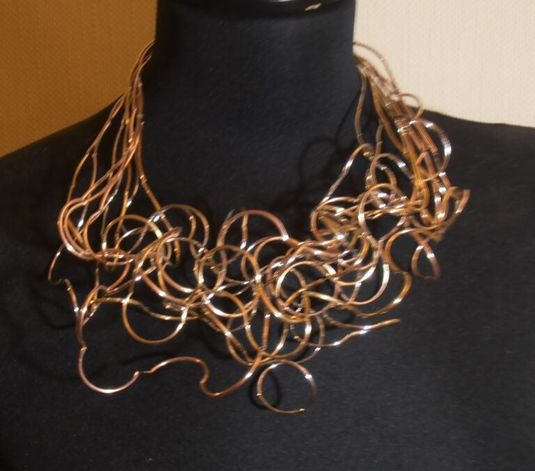 Necklace: Short Twisted Scrunched Wires - Gold  Plated