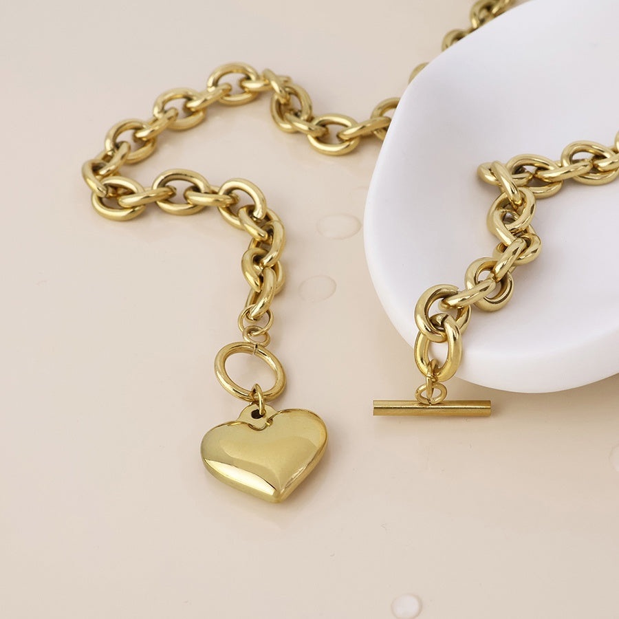 Necklace: Chunky Chain Pendant Heart T Bar Closure - Gold Plated - POM