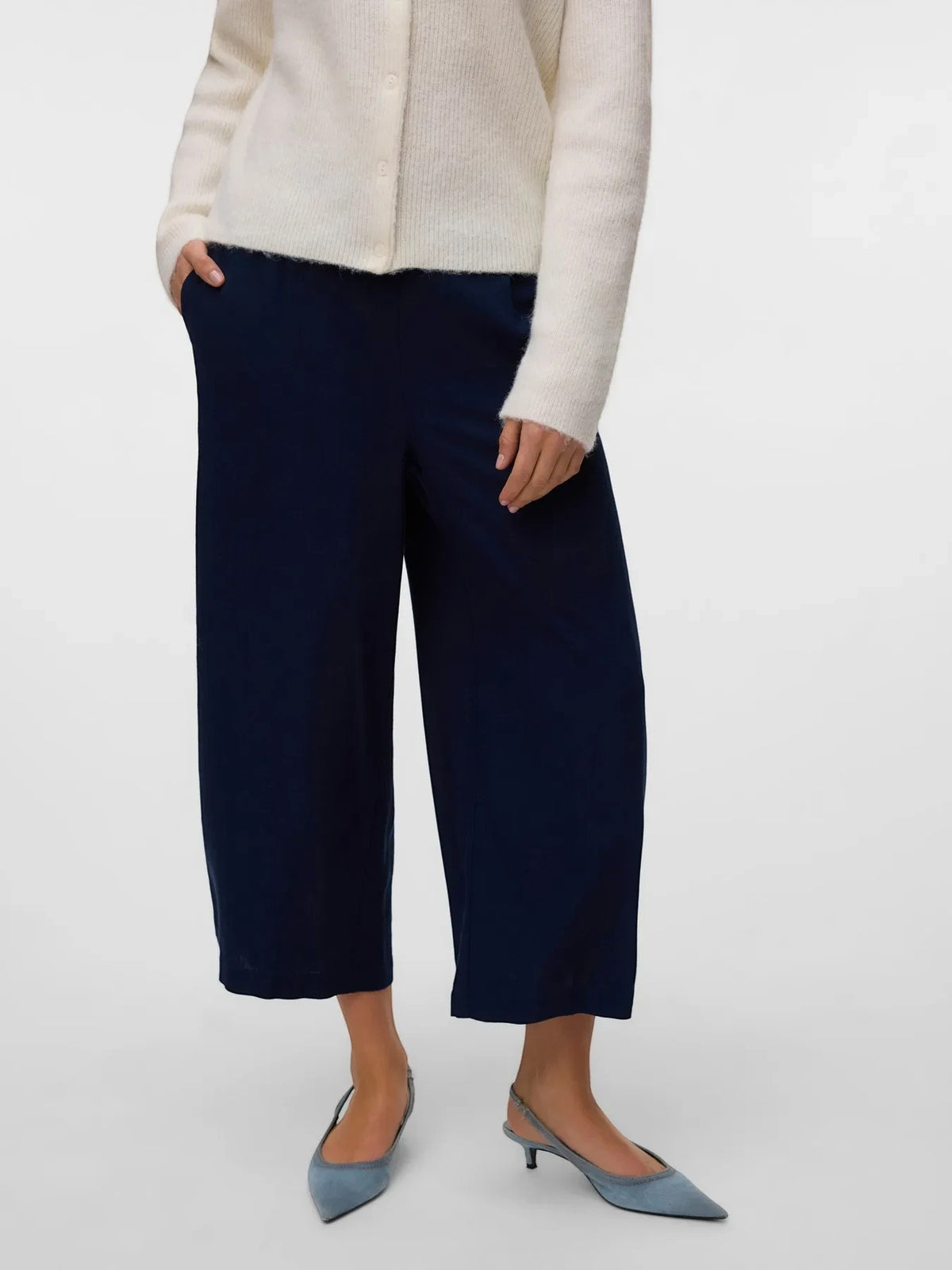 Antique Rose Boutique navy linen mix culotte trousers with a high elasticated waist and wide leg calf length fit.