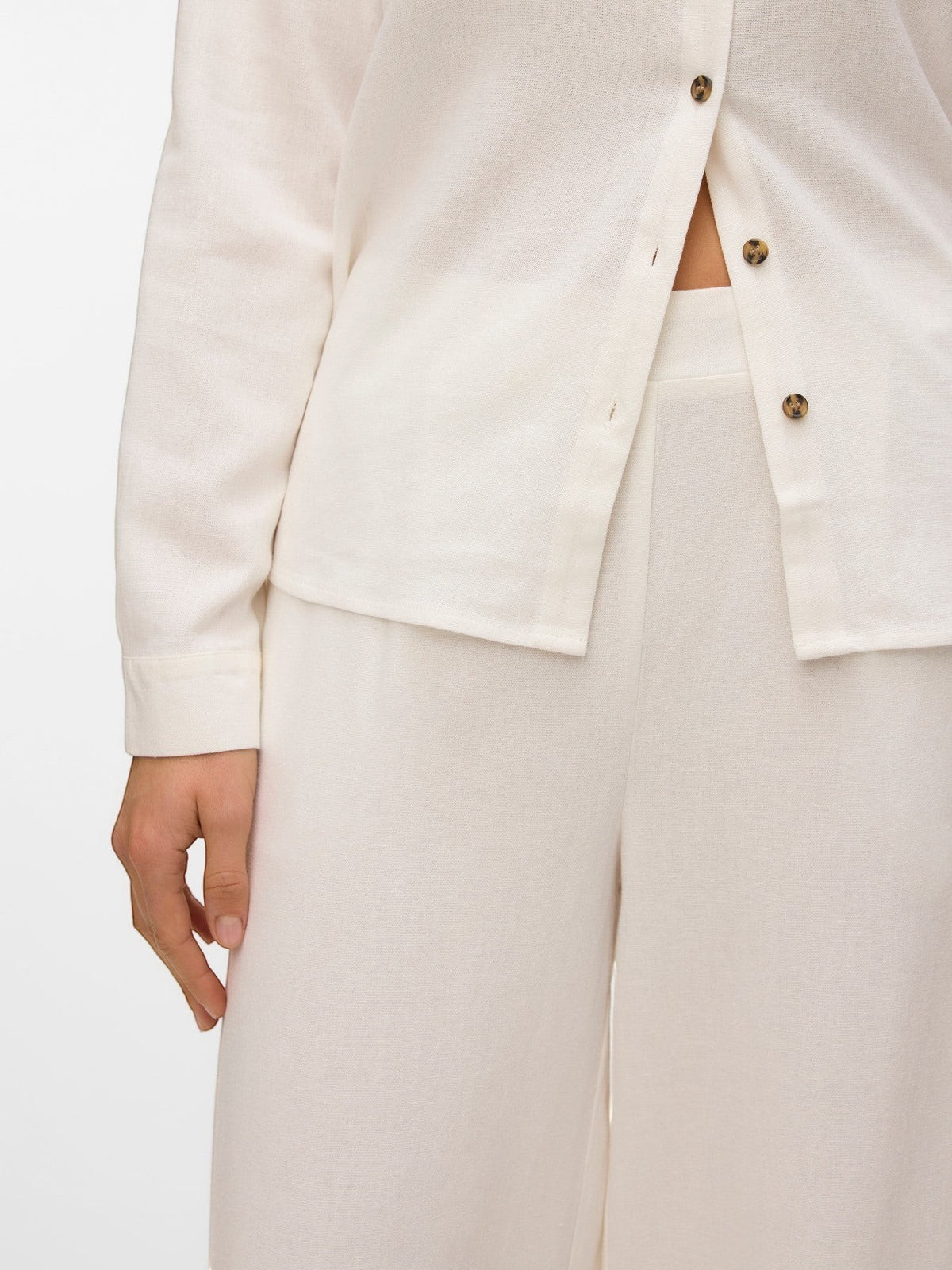 Antique Rose Boutique white linen mix culotte trousers with a high elasticated waist and wide leg fit