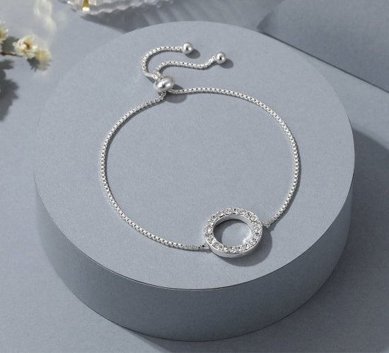 Bracelet: Adjustable Pulling Chain With Hoop  - Silver - Gracee