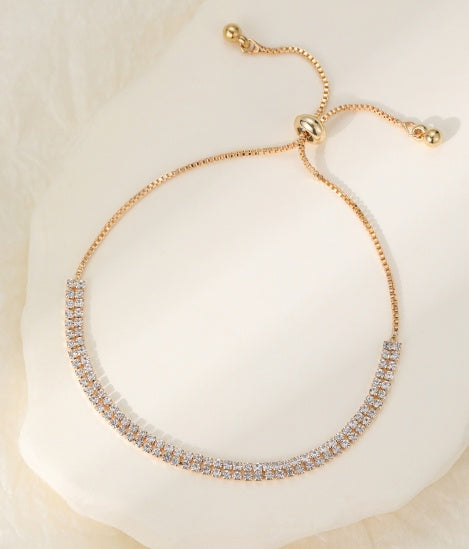 Bracelet: Faux Diamond Pulling Tennis Chain - Gold  - Gracee