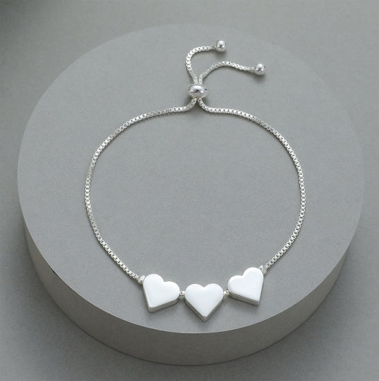 Bracelet: Pulling Chain With 3 Hearts - Silver - Gracee