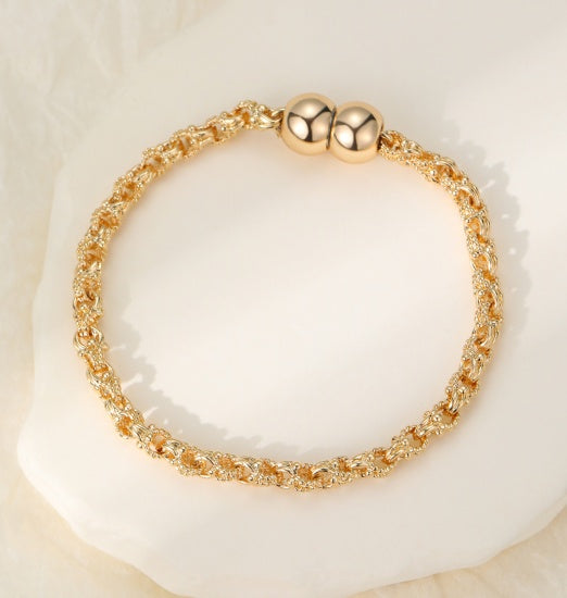 Bracelet: Magnetic Chunky Chain -  Gold - Gracee Jewellery