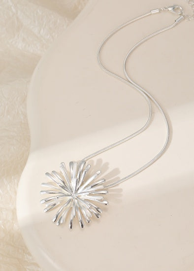 Necklace: Short Flower Pendant - Silver - Gracee Jewellery