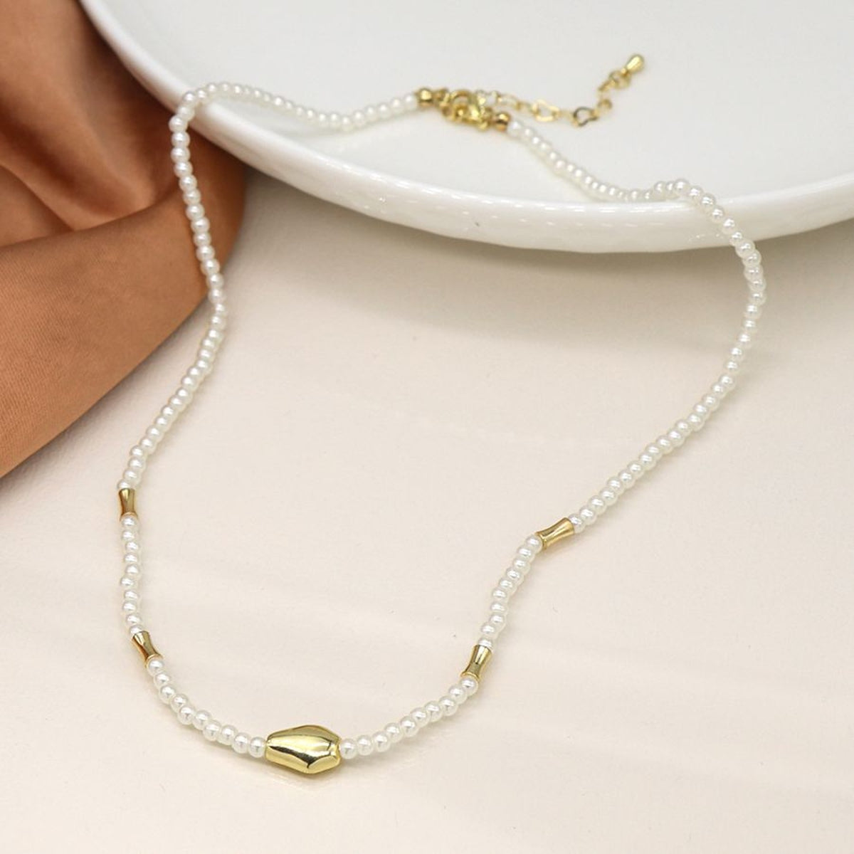 Necklace: Short Seed Pearls Nugget Beads - Gold - POM