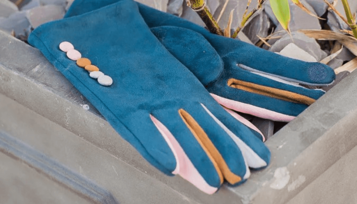 Gloves Contrasting Fingers